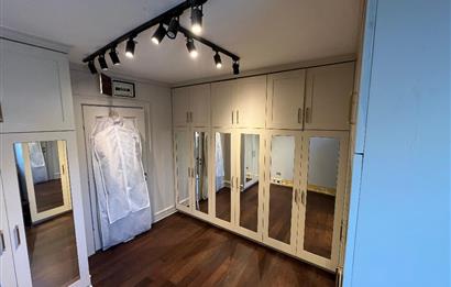 Zekeriyaköy Yaprak Mahallesi'nde Köşe Konumlu Satılık Konak 