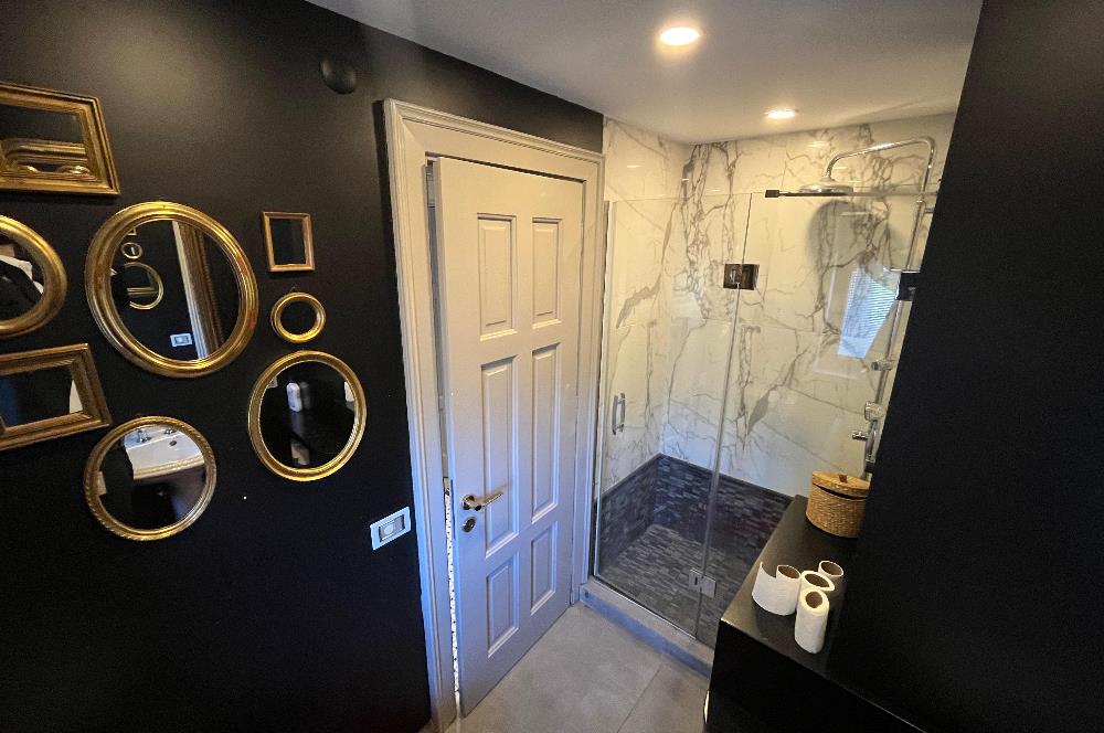 Zekeriyaköy Yaprak Mahallesi'nde Köşe Konumlu Satılık Konak 