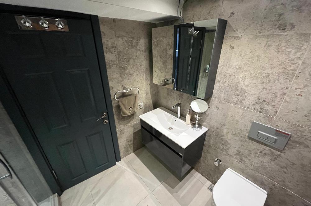 Zekeriyaköy Yaprak Mahallesi'nde Köşe Konumlu Satılık Konak 