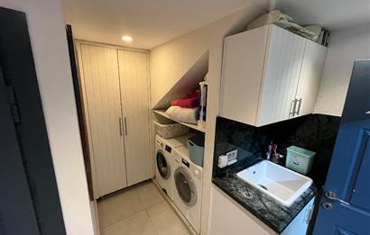 Zekeriyaköy Yaprak Mahallesi'nde Köşe Konumlu Satılık Konak 