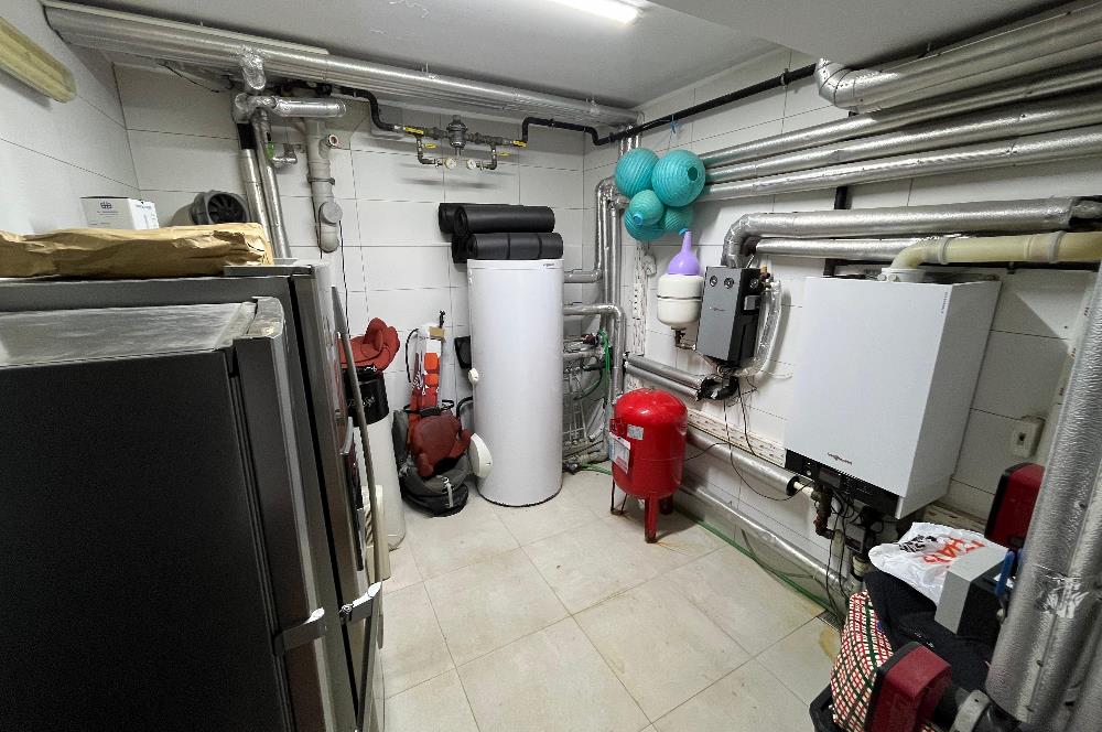 Zekeriyaköy Yaprak Mahallesi'nde Köşe Konumlu Satılık Konak 