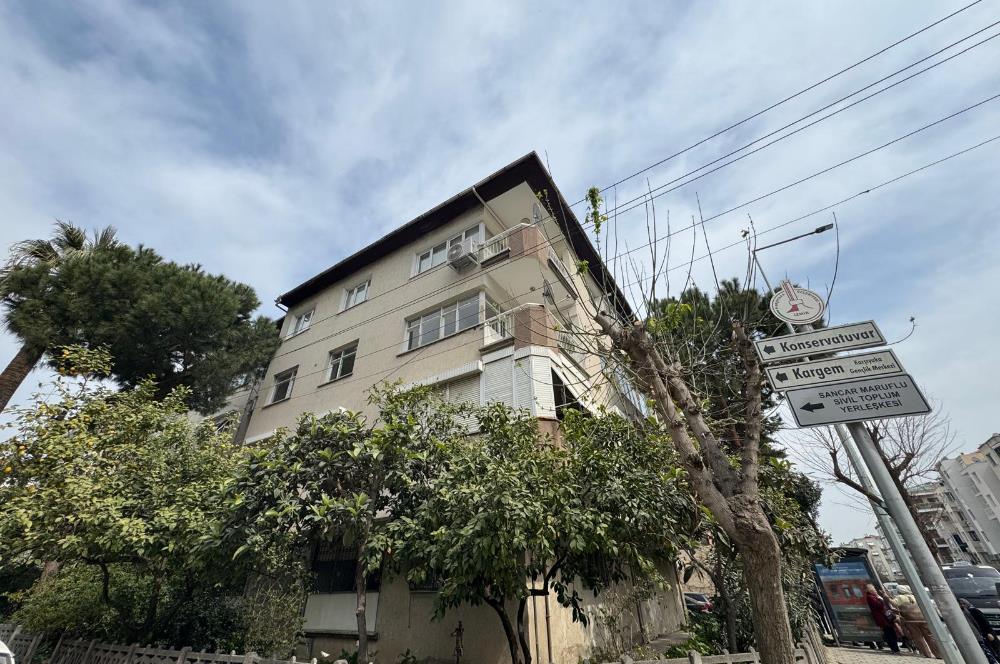 Karşıyaka Bahçelievler'de Cadde Üzeri 3+1 Kiralık  Daire 