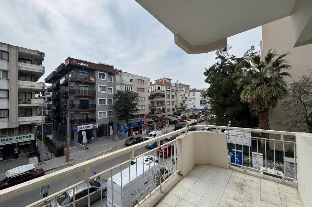 Karşıyaka Bahçelievler'de Cadde Üzeri 3+1 Kiralık  Daire 