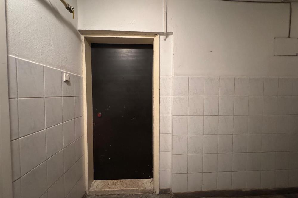 Karşıyaka Bahçelievler'de Cadde Üzeri 3+1 Kiralık  Daire 