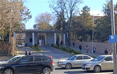 SİYASAL KARŞISI MERKEZDE,YÜKSEK MÜŞTERİ POTANSİYELLİ DEVREN