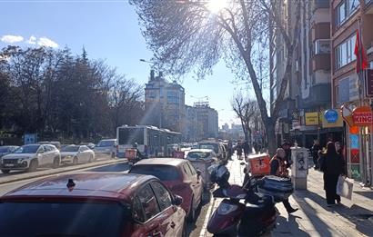 SİYASAL KARŞISI MERKEZDE,YÜKSEK MÜŞTERİ POTANSİYELLİ DEVREN