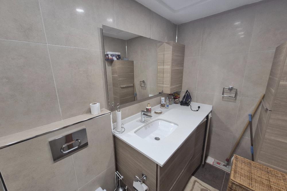 Suadiye'de Cadde'ye Marmaray'a Yakın, Bakımlı 3+1 Kiralık Daire