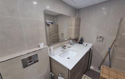 Suadiye'de Cadde'ye Marmaray'a Yakın, Bakımlı 3+1 Kiralık Daire