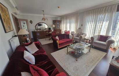 Suadiye'de Cadde'ye Marmaray'a Yakın, Bakımlı 3+1 Kiralık Daire