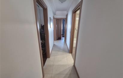 Suadiye'de Cadde'ye Marmaray'a Yakın, Bakımlı 3+1 Kiralık Daire