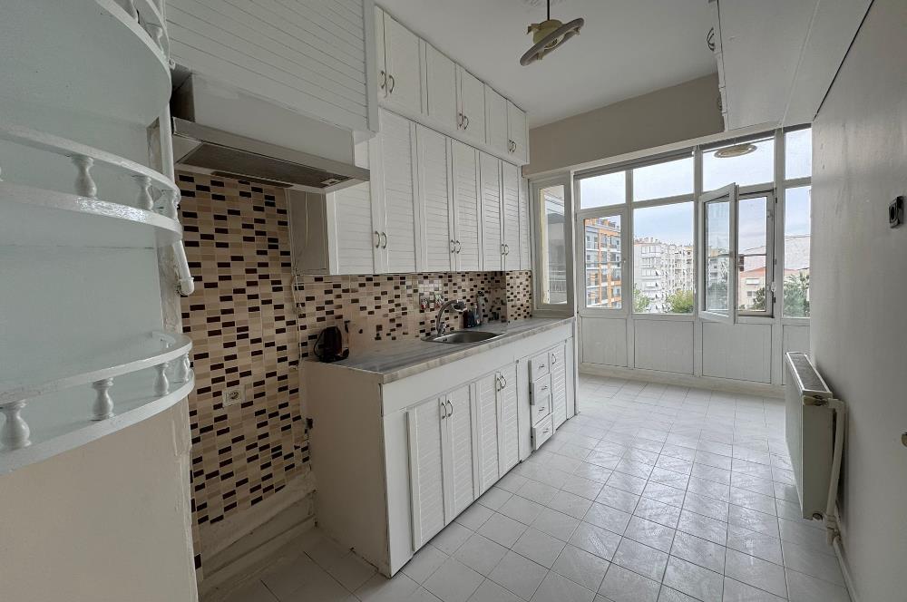 Bostalı'da Uğur Mumcu Parkı'nın yanında 3+1 Kiralık Daire