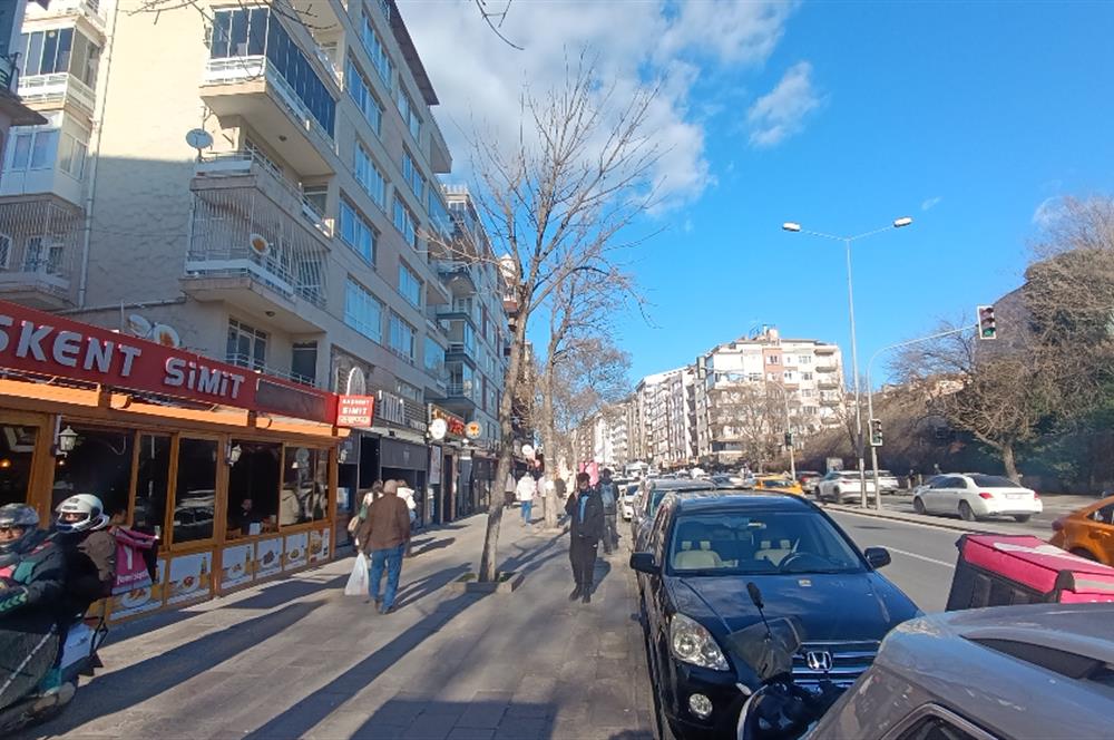 SİYASAL KARŞISI MERKEZDE,YÜKSEK MÜŞTERİ POTANSİYELLİ DEVREN