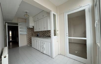 Bostalı'da Uğur Mumcu Parkı'nın yanında 3+1 Kiralık Daire