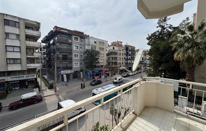 Karşıyaka Bahçelievler'de Cadde Üzeri 3+1 Kiralık  Daire 