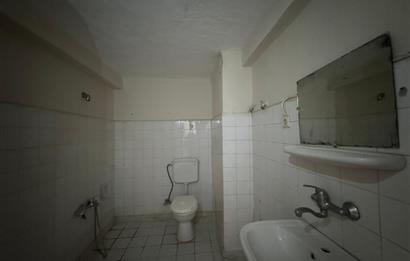 Karşıyaka Bahçelievler'de Cadde Üzeri 3+1 Kiralık  Daire 