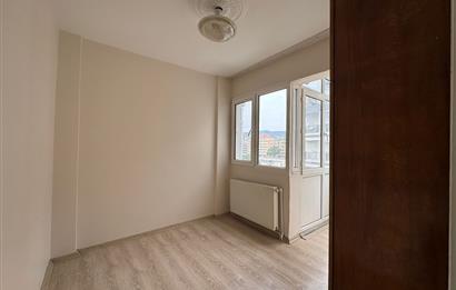 Bostalı'da Uğur Mumcu Parkı'nın yanında 3+1 Kiralık Daire