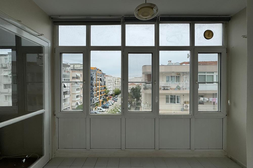 Bostalı'da Uğur Mumcu Parkı'nın yanında 3+1 Kiralık Daire