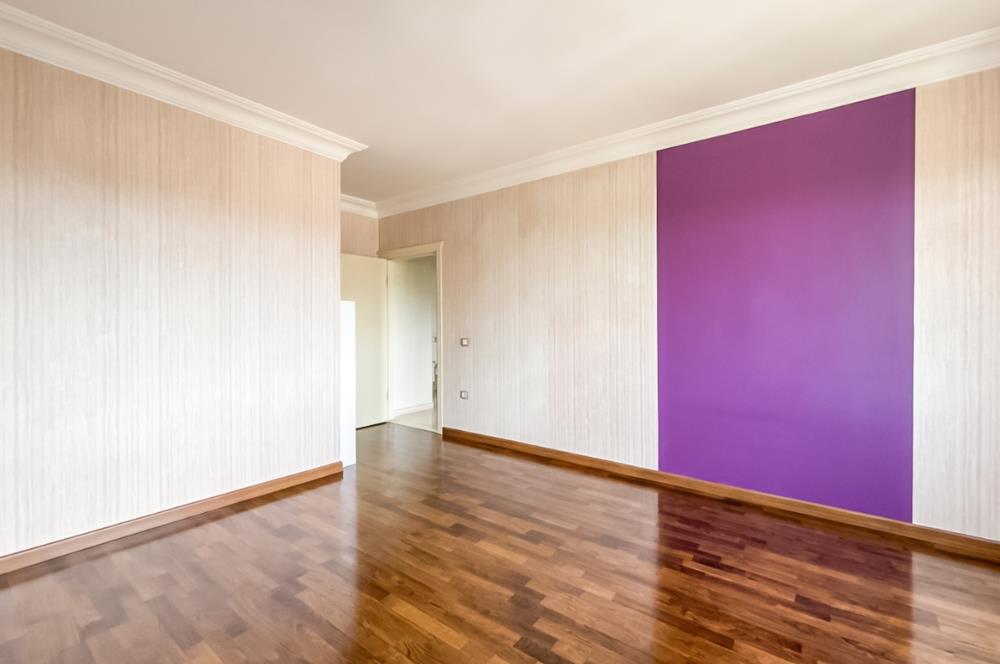 KOZYATAĞI IŞIKLAR1 SİTESİNDE 12. KAT, ADALAR MANZARALI BOŞ 3+1 DAİRE