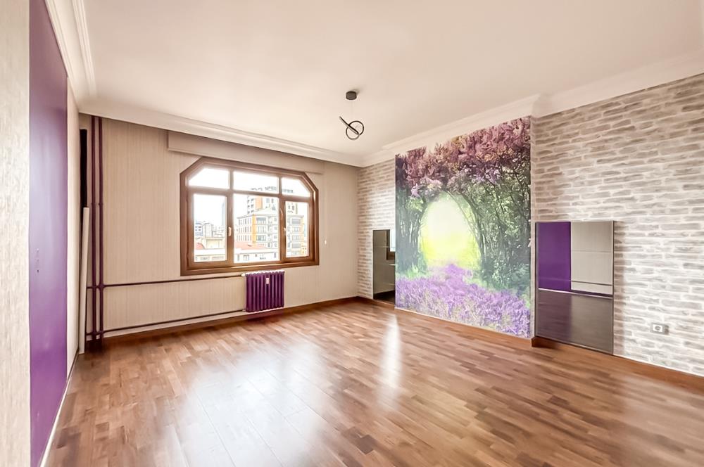 KOZYATAĞI IŞIKLAR1 SİTESİNDE 12. KAT, ADALAR MANZARALI BOŞ 3+1 DAİRE