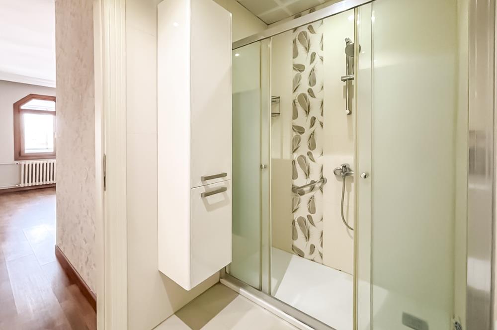 KOZYATAĞI IŞIKLAR1 SİTESİNDE 12. KAT, ADALAR MANZARALI BOŞ 3+1 DAİRE