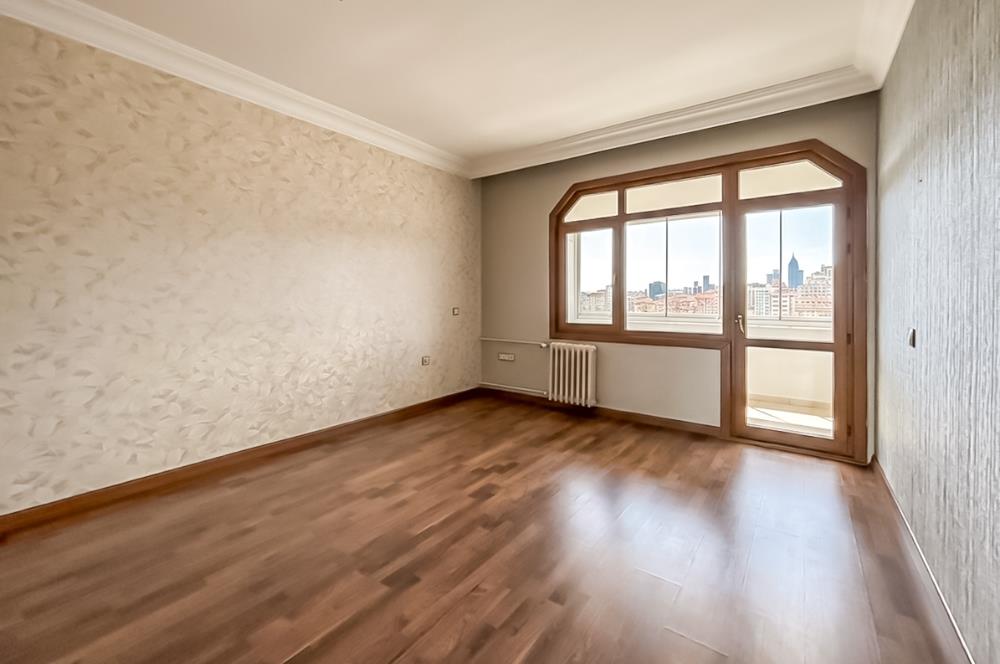 KOZYATAĞI IŞIKLAR1 SİTESİNDE 12. KAT, ADALAR MANZARALI BOŞ 3+1 DAİRE