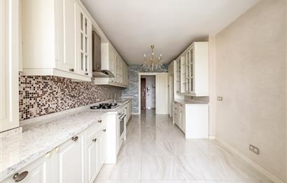 KOZYATAĞI IŞIKLAR1 SİTESİNDE 12. KAT, ADALAR MANZARALI BOŞ 3+1 DAİRE