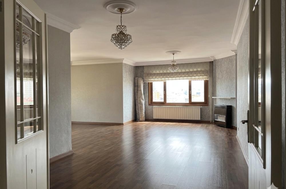 KOZYATAĞI IŞIKLAR1 SİTESİNDE 12. KAT, ADALAR MANZARALI BOŞ 3+1 DAİRE