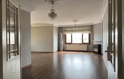 KOZYATAĞI IŞIKLAR1 SİTESİNDE 12. KAT, ADALAR MANZARALI BOŞ 3+1 DAİRE