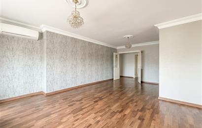 KOZYATAĞI IŞIKLAR1 SİTESİNDE 12. KAT, ADALAR MANZARALI BOŞ 3+1 DAİRE