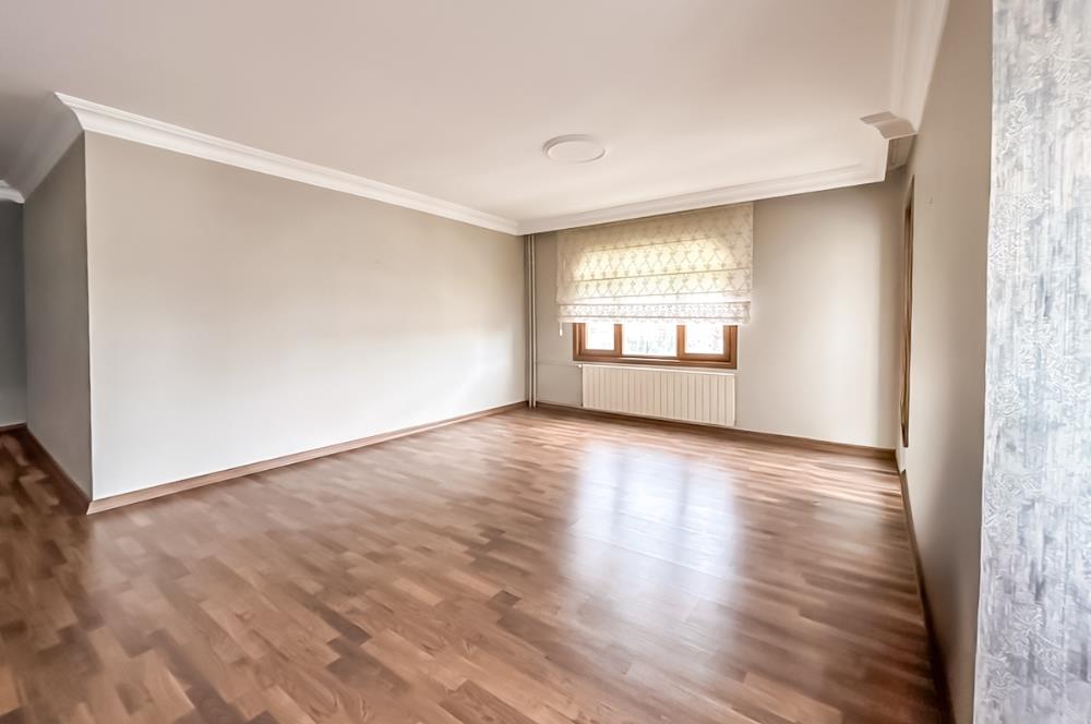 KOZYATAĞI IŞIKLAR1 SİTESİNDE 12. KAT, ADALAR MANZARALI BOŞ 3+1 DAİRE