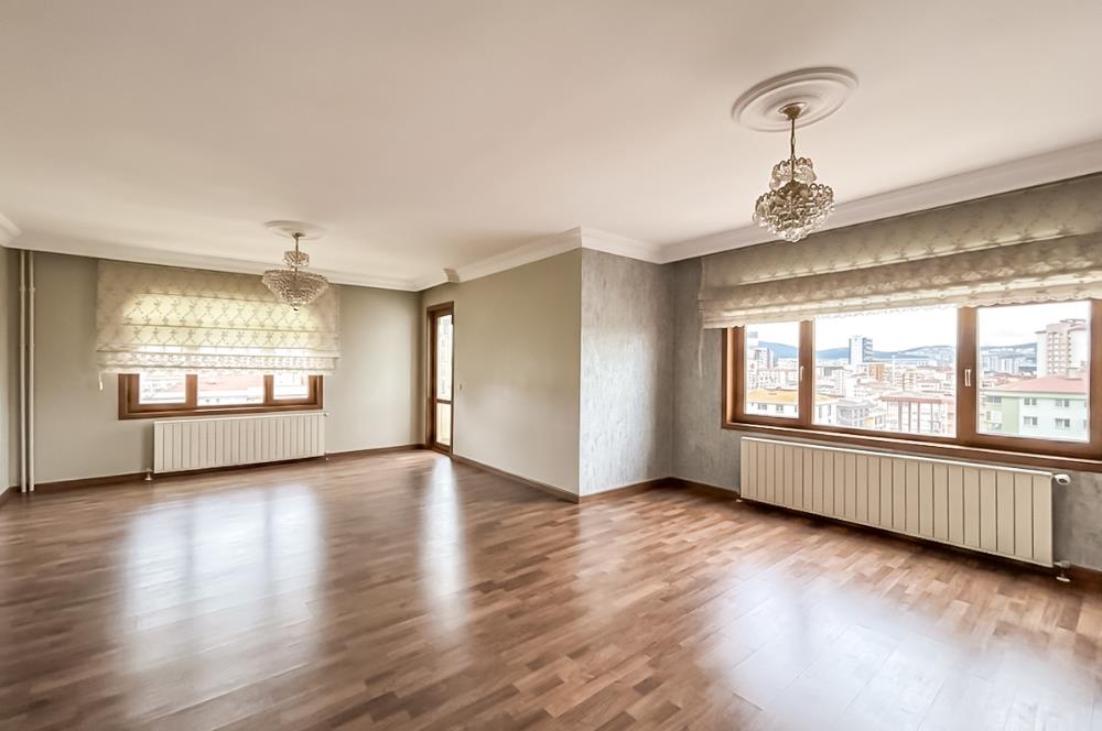 KOZYATAĞI IŞIKLAR1 SİTESİNDE 12. KAT, ADALAR MANZARALI BOŞ 3+1 DAİRE