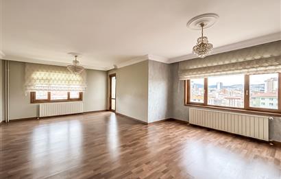 KOZYATAĞI IŞIKLAR1 SİTESİNDE 12. KAT, ADALAR MANZARALI BOŞ 3+1 DAİRE