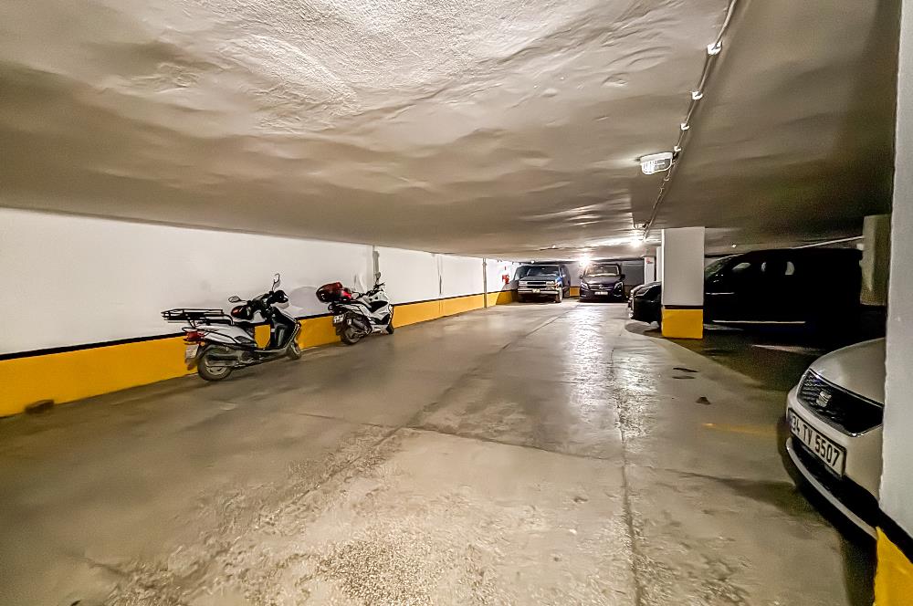 KOZYATAĞI IŞIKLAR1 SİTESİNDE 12. KAT, ADALAR MANZARALI BOŞ 3+1 DAİRE