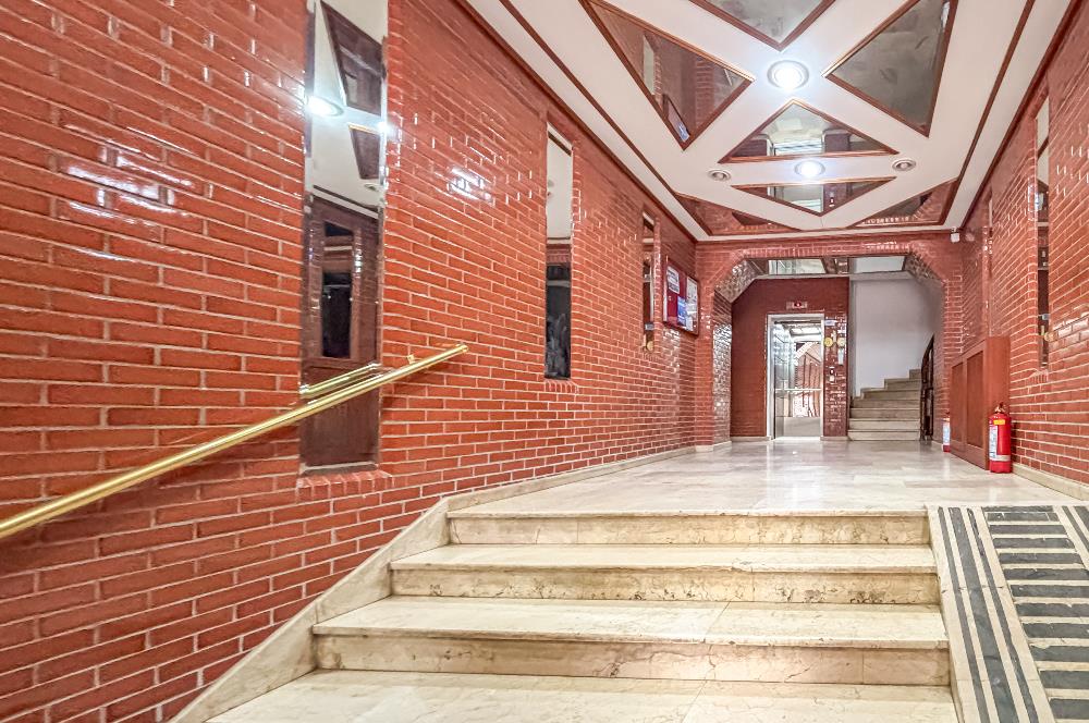 KOZYATAĞI IŞIKLAR1 SİTESİNDE 12. KAT, ADALAR MANZARALI BOŞ 3+1 DAİRE