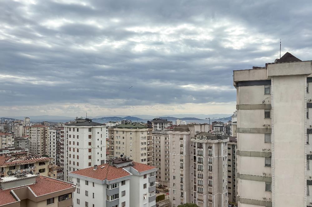 KOZYATAĞI ŞAKACI SOKAKTA, 12. KAT, ADALAR MANZARALI 4+1 DAİRE