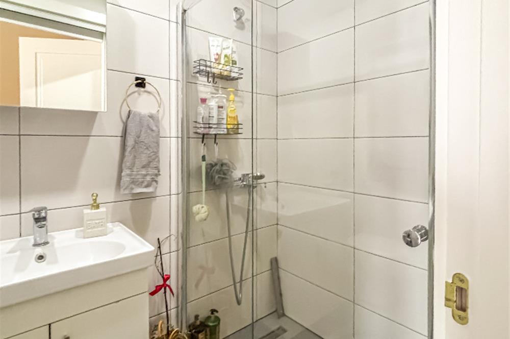 KOZYATAĞI ŞAKACI SOKAKTA, 12. KAT, ADALAR MANZARALI 4+1 DAİRE