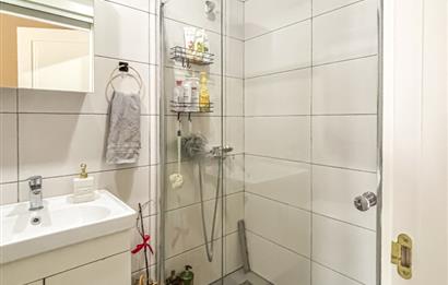 KOZYATAĞI ŞAKACI SOKAKTA, 12. KAT, ADALAR MANZARALI 4+1 DAİRE