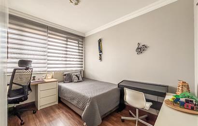 KOZYATAĞI ŞAKACI SOKAKTA, 12. KAT, ADALAR MANZARALI 4+1 DAİRE