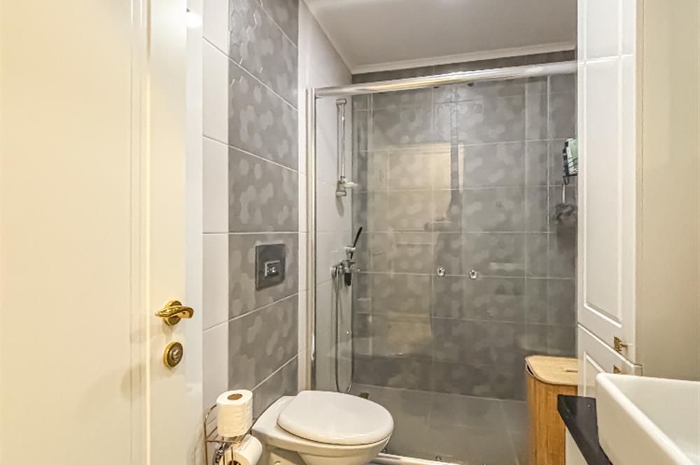 KOZYATAĞI ŞAKACI SOKAKTA, 12. KAT, ADALAR MANZARALI 4+1 DAİRE