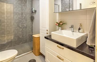 KOZYATAĞI ŞAKACI SOKAKTA, 12. KAT, ADALAR MANZARALI 4+1 DAİRE