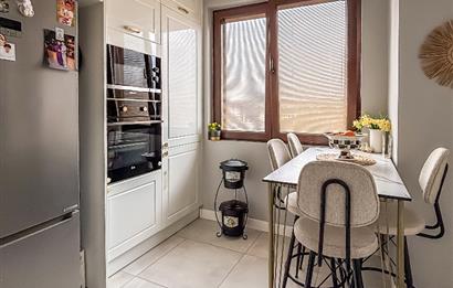 KOZYATAĞI ŞAKACI SOKAKTA, 12. KAT, ADALAR MANZARALI 4+1 DAİRE