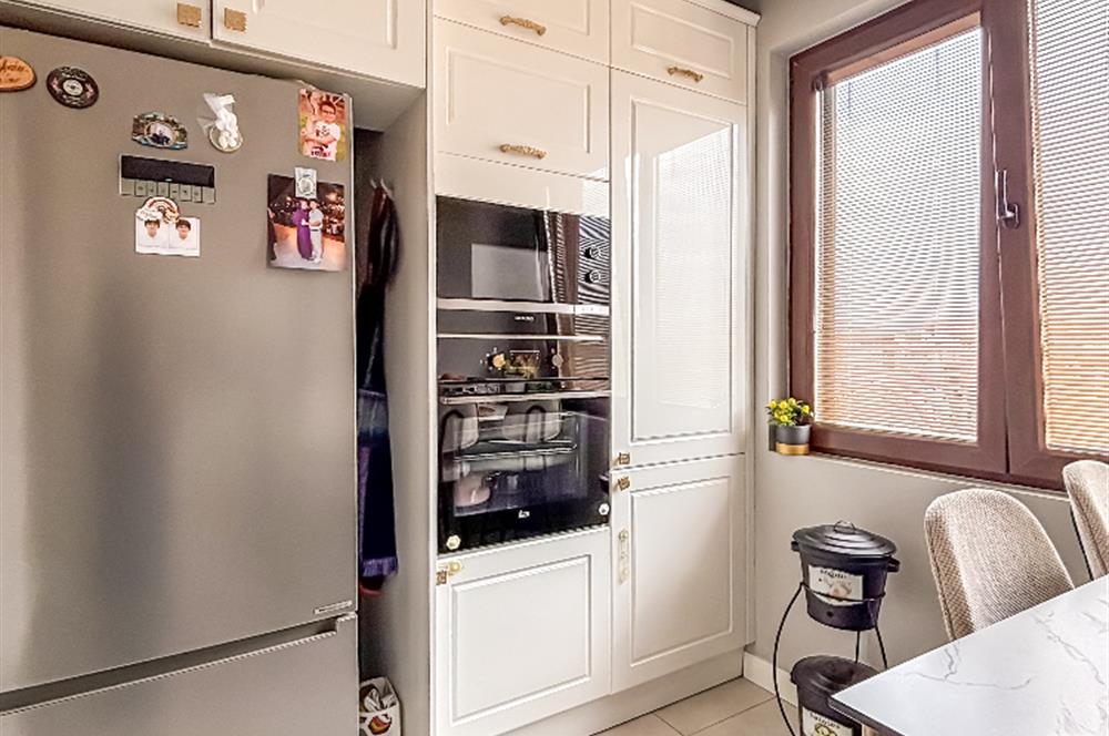 KOZYATAĞI ŞAKACI SOKAKTA, 12. KAT, ADALAR MANZARALI 4+1 DAİRE