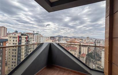 KOZYATAĞI ŞAKACI SOKAKTA, 12. KAT, ADALAR MANZARALI 4+1 DAİRE