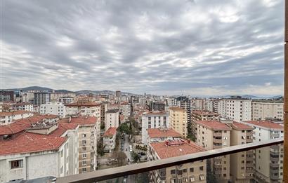 KOZYATAĞI ŞAKACI SOKAKTA, 12. KAT, ADALAR MANZARALI 4+1 DAİRE