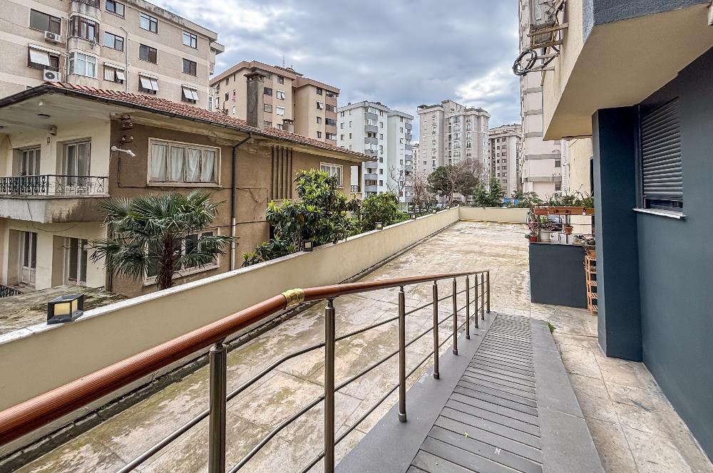 KOZYATAĞI ŞAKACI SOKAKTA, 12. KAT, ADALAR MANZARALI 4+1 DAİRE