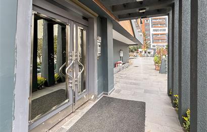 KOZYATAĞI ŞAKACI SOKAKTA, 12. KAT, ADALAR MANZARALI 4+1 DAİRE