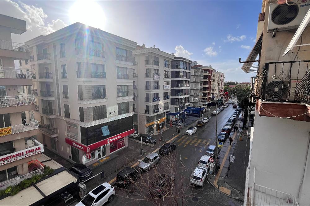 Bostanlı Cemal Gürsel Caddesinde 3+1 Kiralık İş Yeri