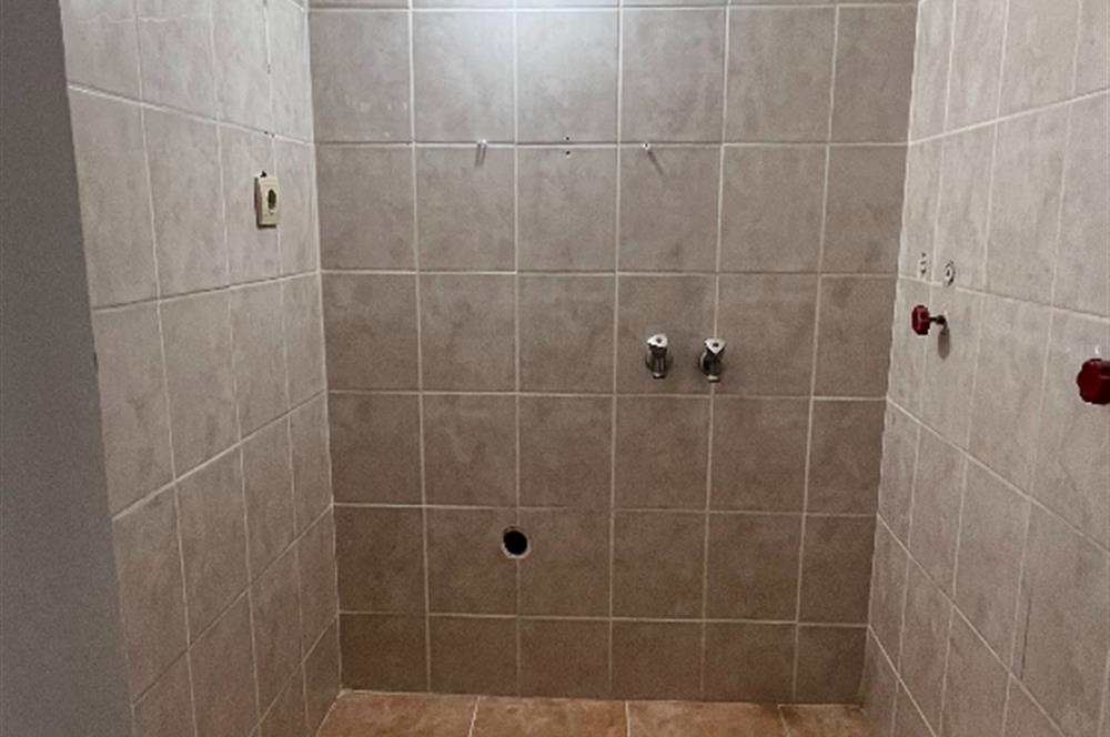 Bostanlı Cemal Gürsel Caddesinde 3+1 Kiralık İş Yeri