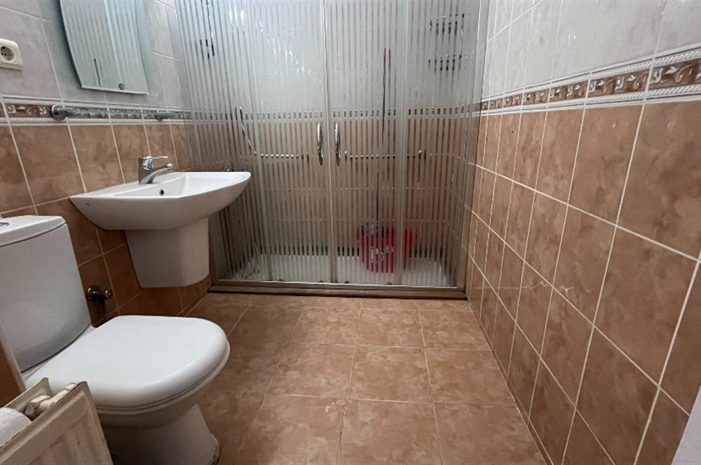 Bostanlı Cemal Gürsel Caddesinde 3+1 Kiralık İş Yeri