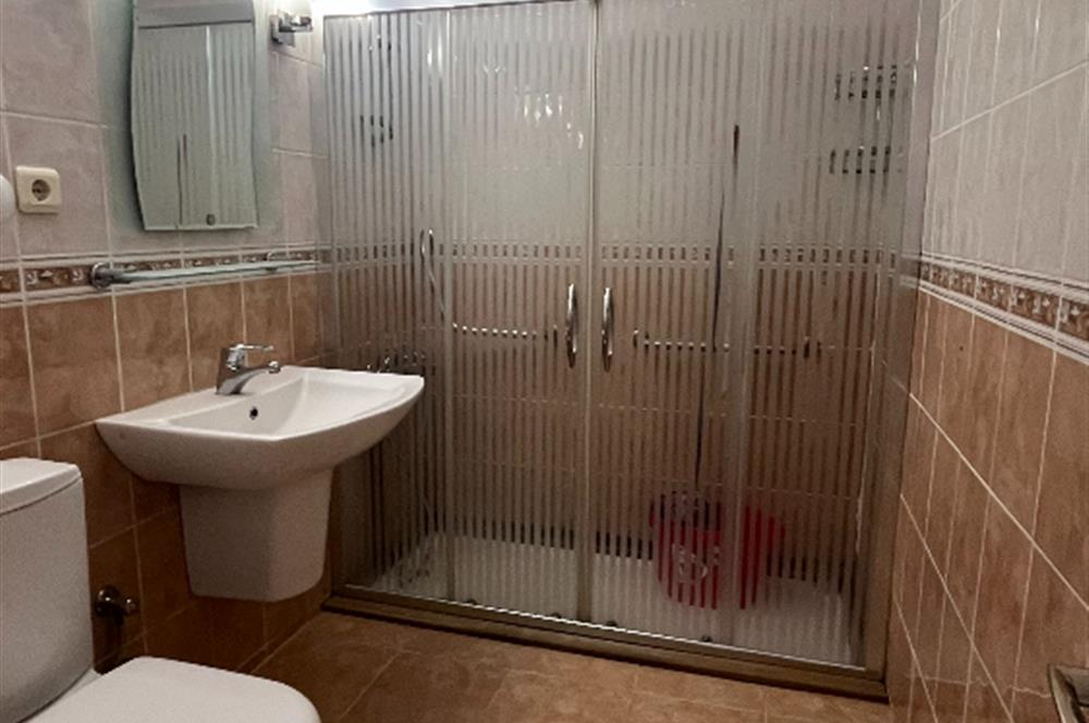 Bostanlı Cemal Gürsel Caddesinde 3+1 Kiralık İş Yeri